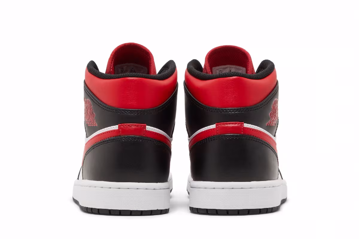 Air Jordan 1 Mid Bred Toe, view 7