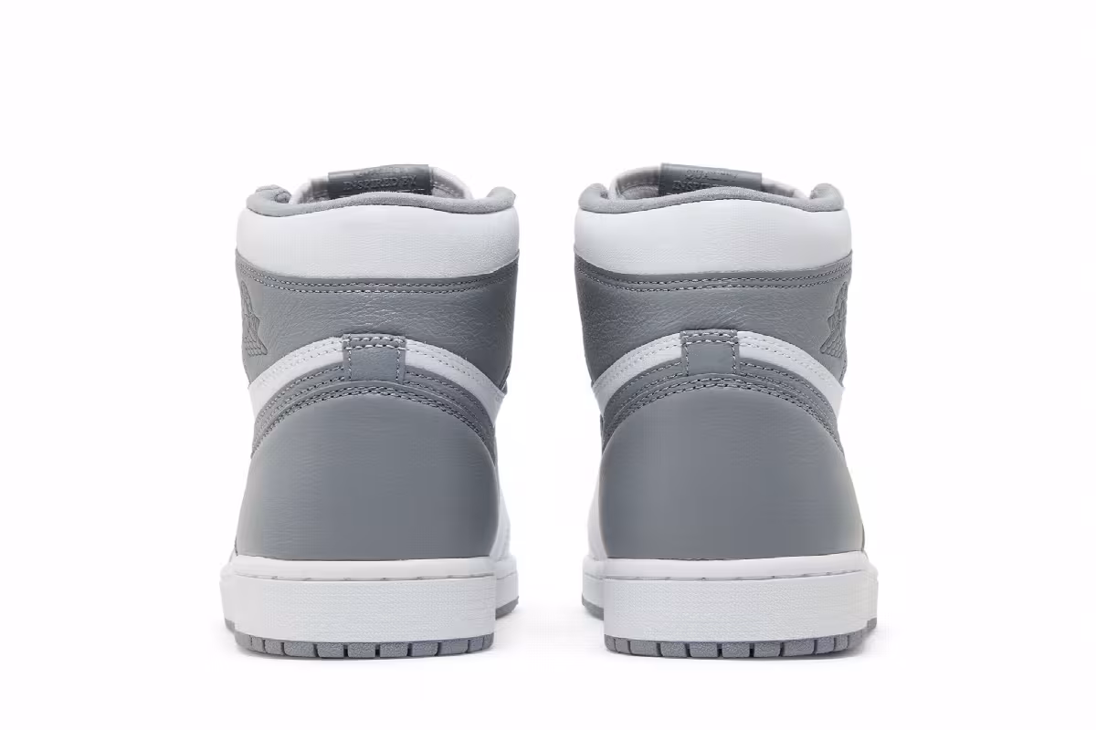 Air Jordan 1 High OG Stealth, view 7