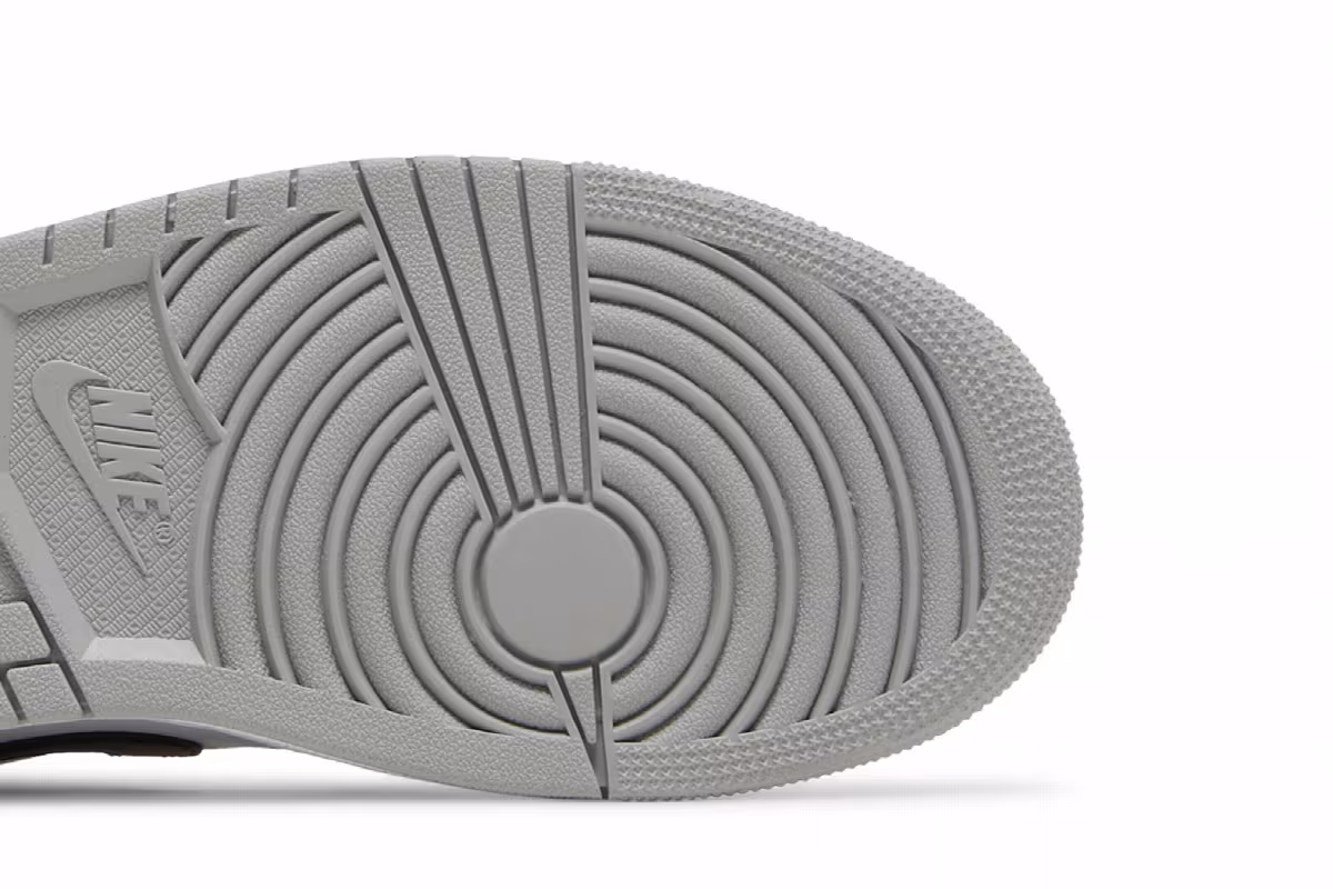 Air Jordan 1 Low Shadow Toe, view 6