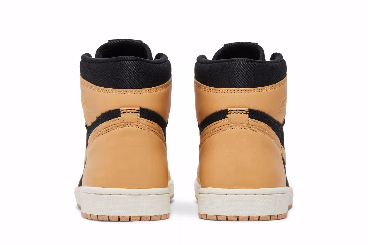 Air Jordan 1 High OG Heirloom, view 7