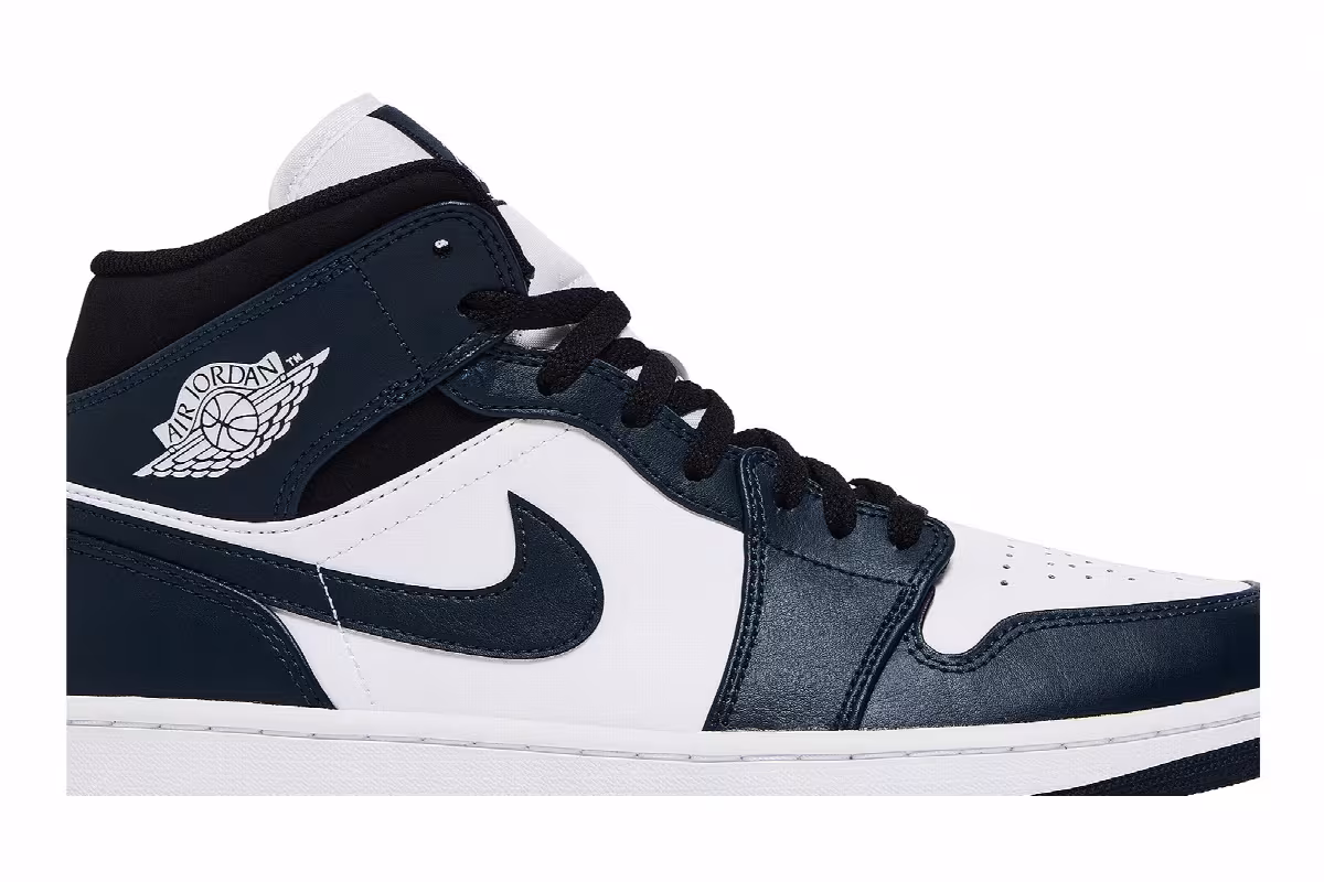 Air Jordan 1 Mid Armory Navy, view 3