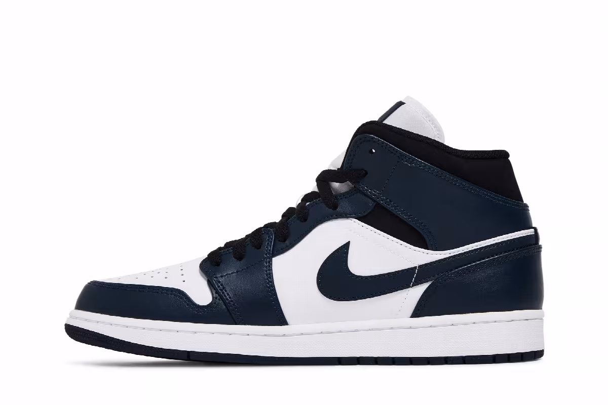 Air Jordan 1 Mid Armory Navy, view 4