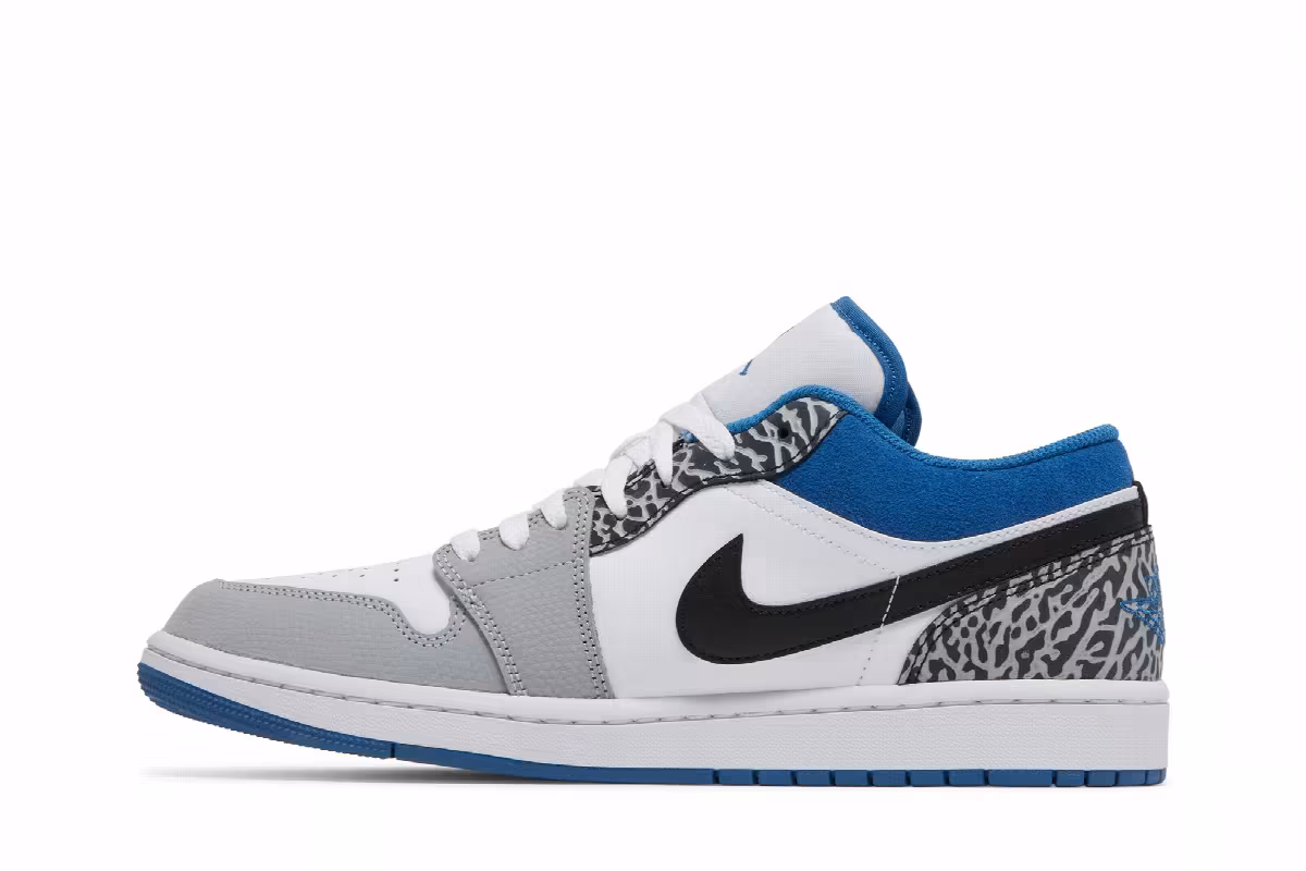 Air Jordan 1 Low SE True Blue, view 4