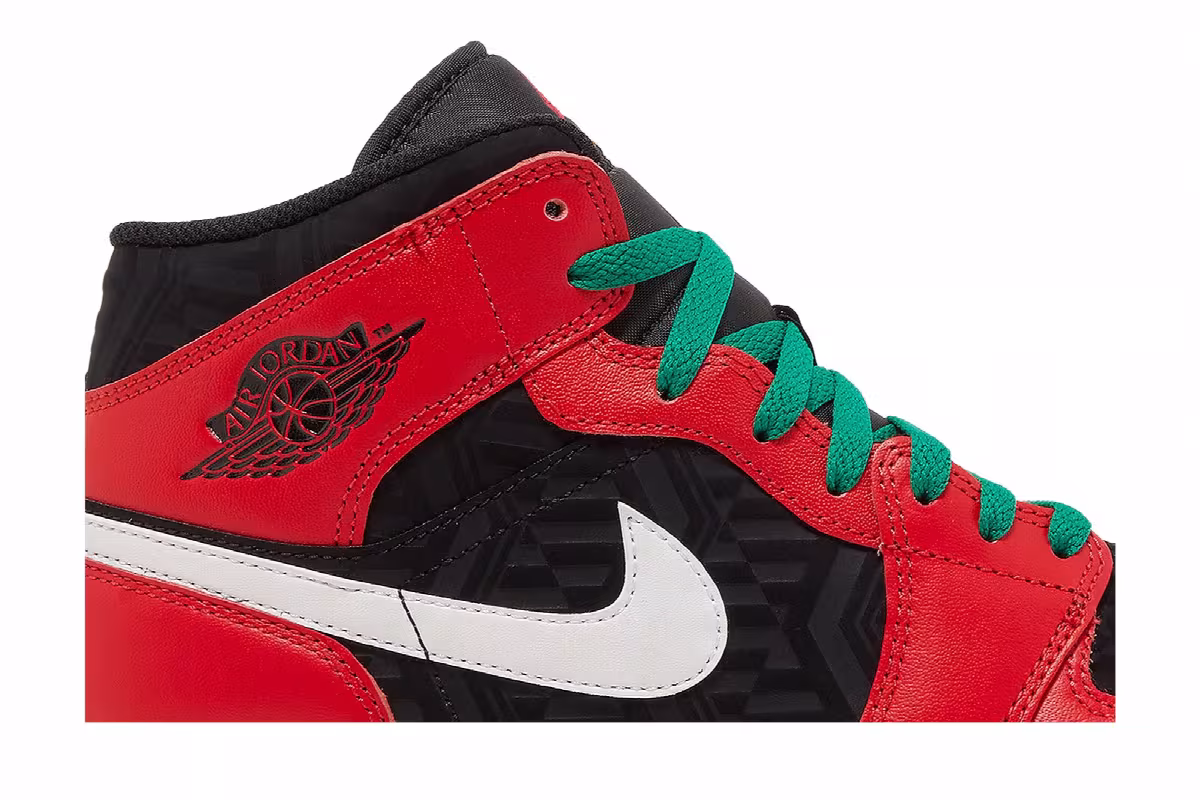 Air Jordan 1 Mid SE Christmas, view 3