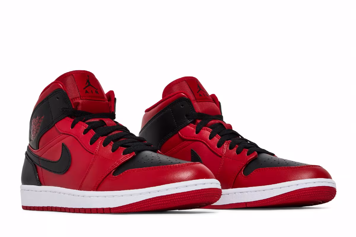 Air Jordan 1 Mid Reverse Bred, view 9