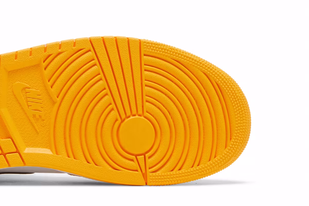 Air Jordan 1 Mid Reverse Yellow Toe, view 6