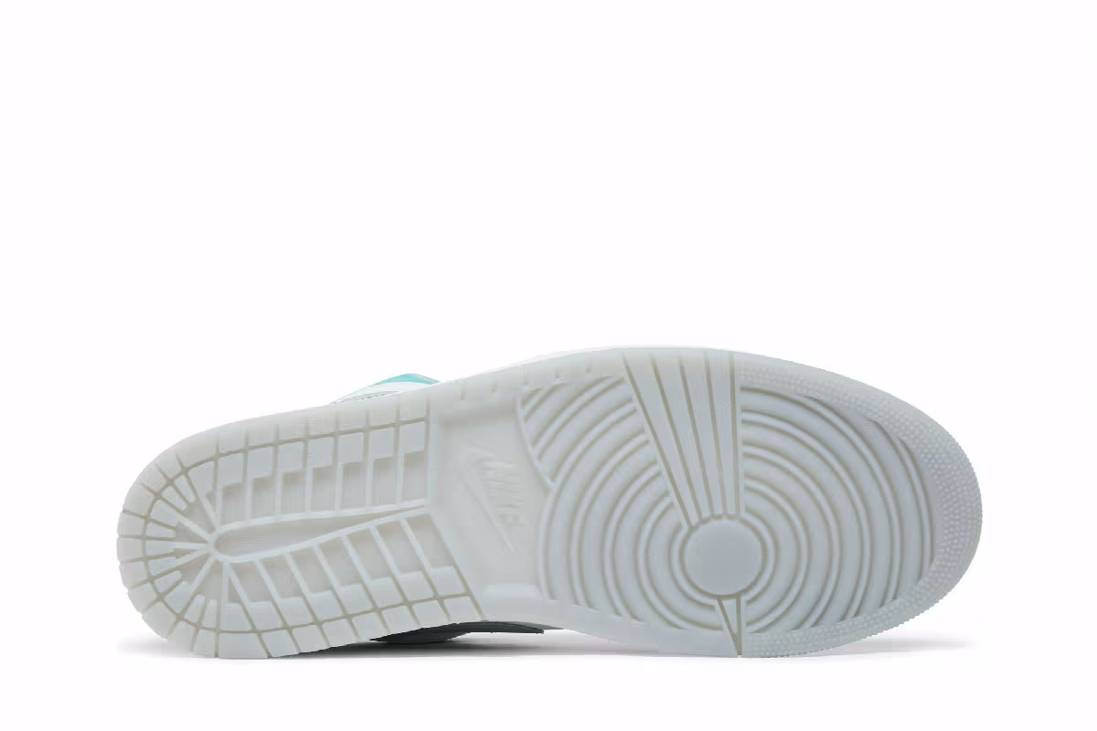 Air Jordan 1 Low New Emerald, view 5