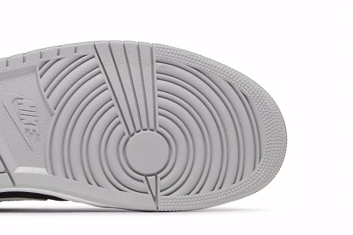 Air Jordan 1 Mid SE Elephant Toe, view 6