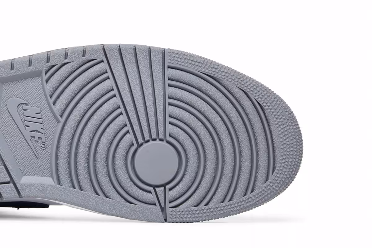 Air Jordan 1 Mid Paris, view 6