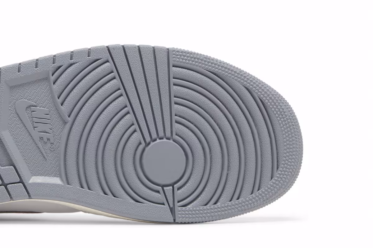 Air Jordan 1 Mid Neutral Grey, view 6