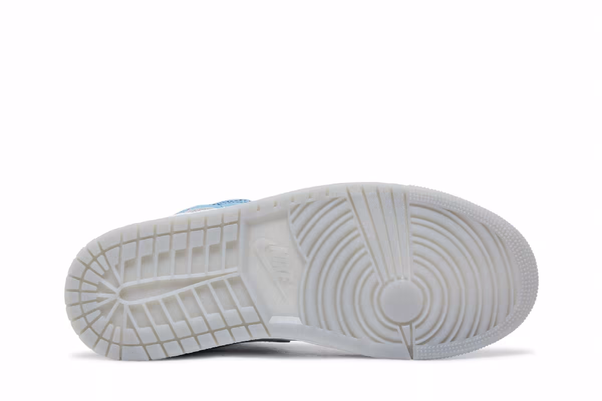 Air Jordan 1 Mid SE French Blue, view 5
