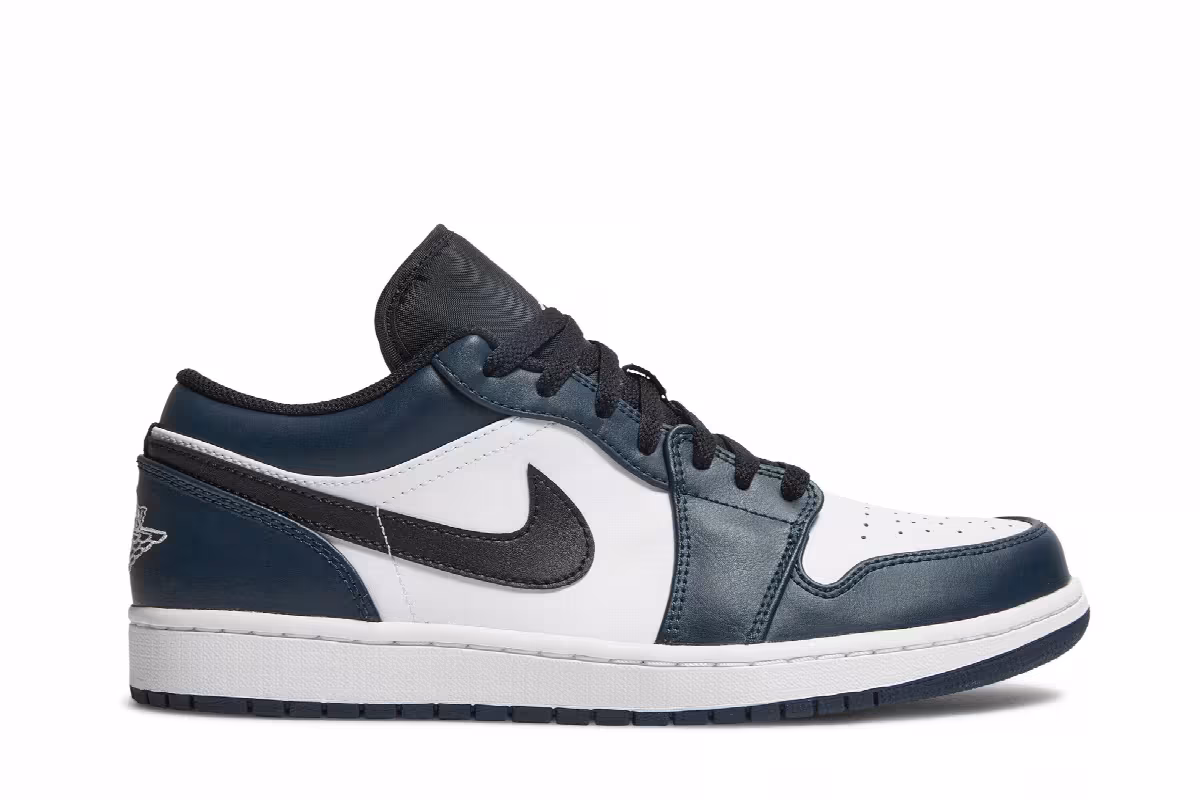 Air Jordan 1 Low Dark Teal, view 2