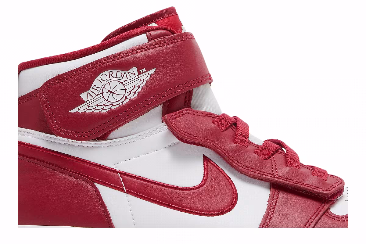 Air Jordan 1 High FlyEase Cardinal Red, view 3