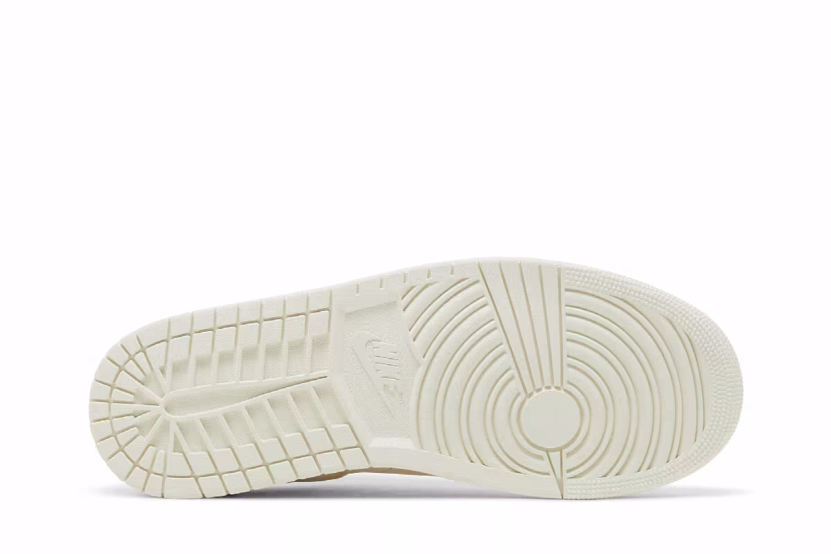 Air Jordan 1 Centre Court Coconut Milk Sail, view 5