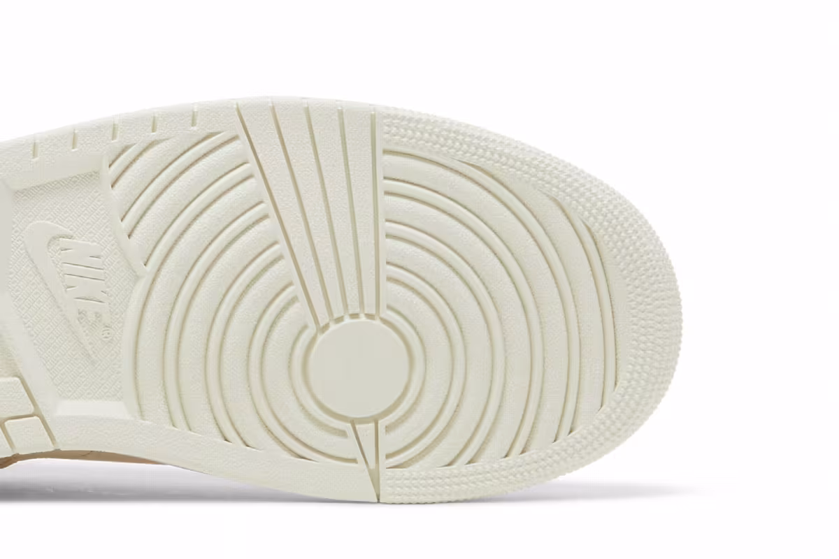 Air Jordan 1 Centre Court Coconut Milk Sail, view 6