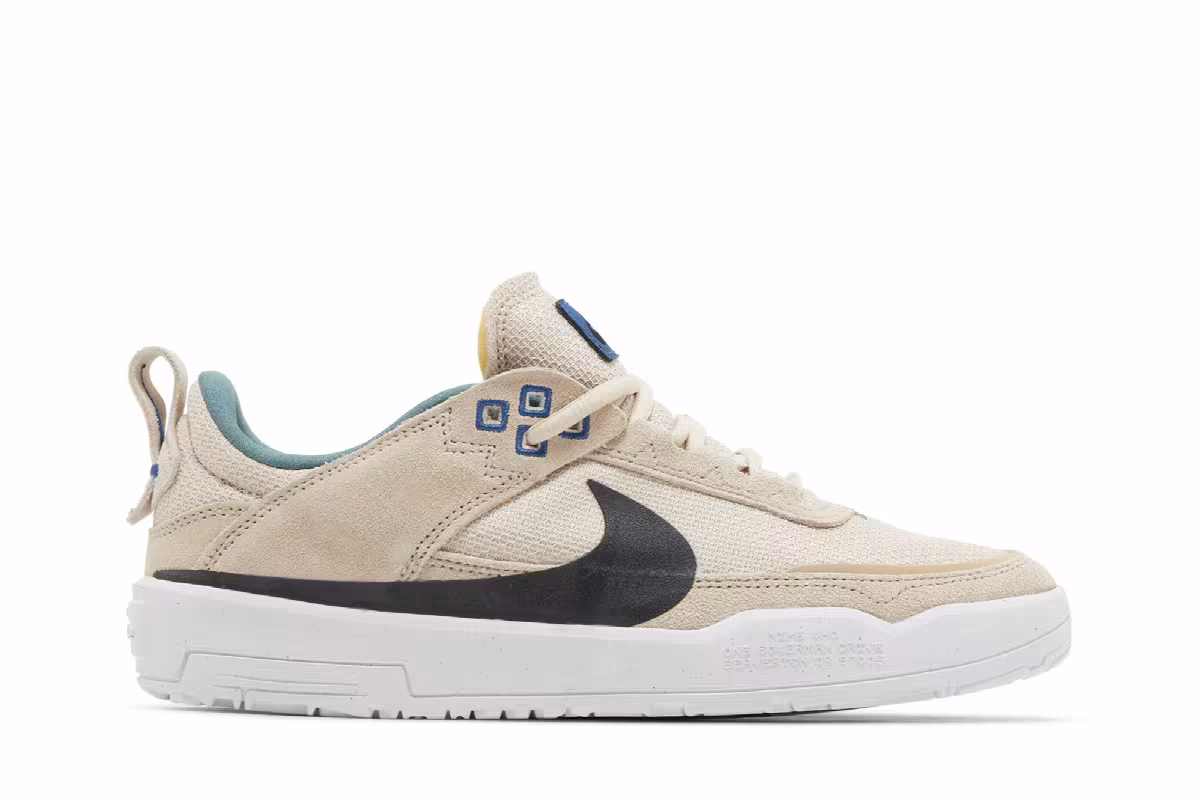 Nike Day One SB GS Sanddrift, view 2