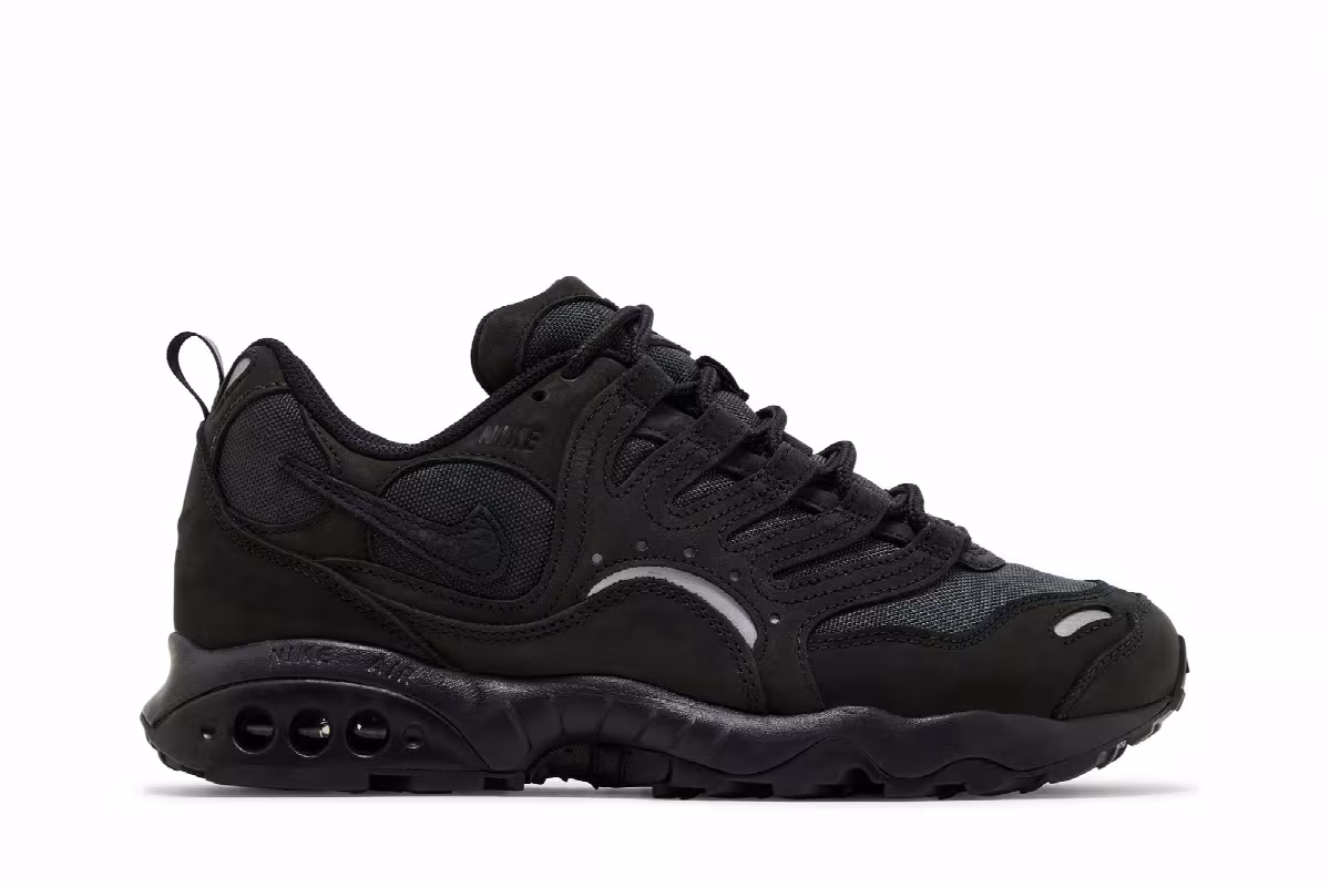 Nike Air Terra Humara Triple Black, view 2