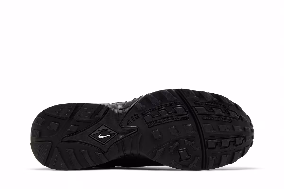 Nike Air Terra Humara Triple Black, view 5