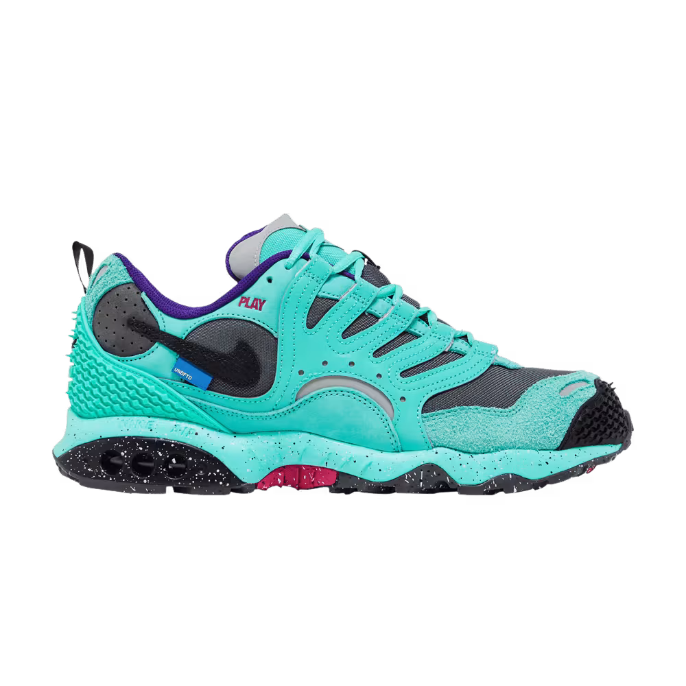 Undefeated x Nike Air Terra Humara Light Menta