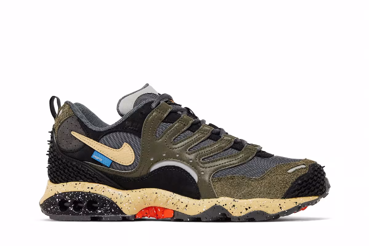 Undefeated x Nike Air Terra Humara Cargo Khaki, view 2