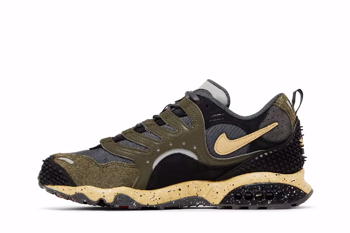Undefeated x Nike Air Terra Humara Cargo Khaki, view 4