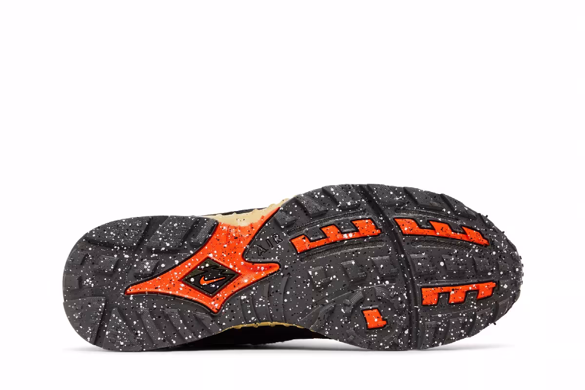 Undefeated x Nike Air Terra Humara Cargo Khaki, view 5
