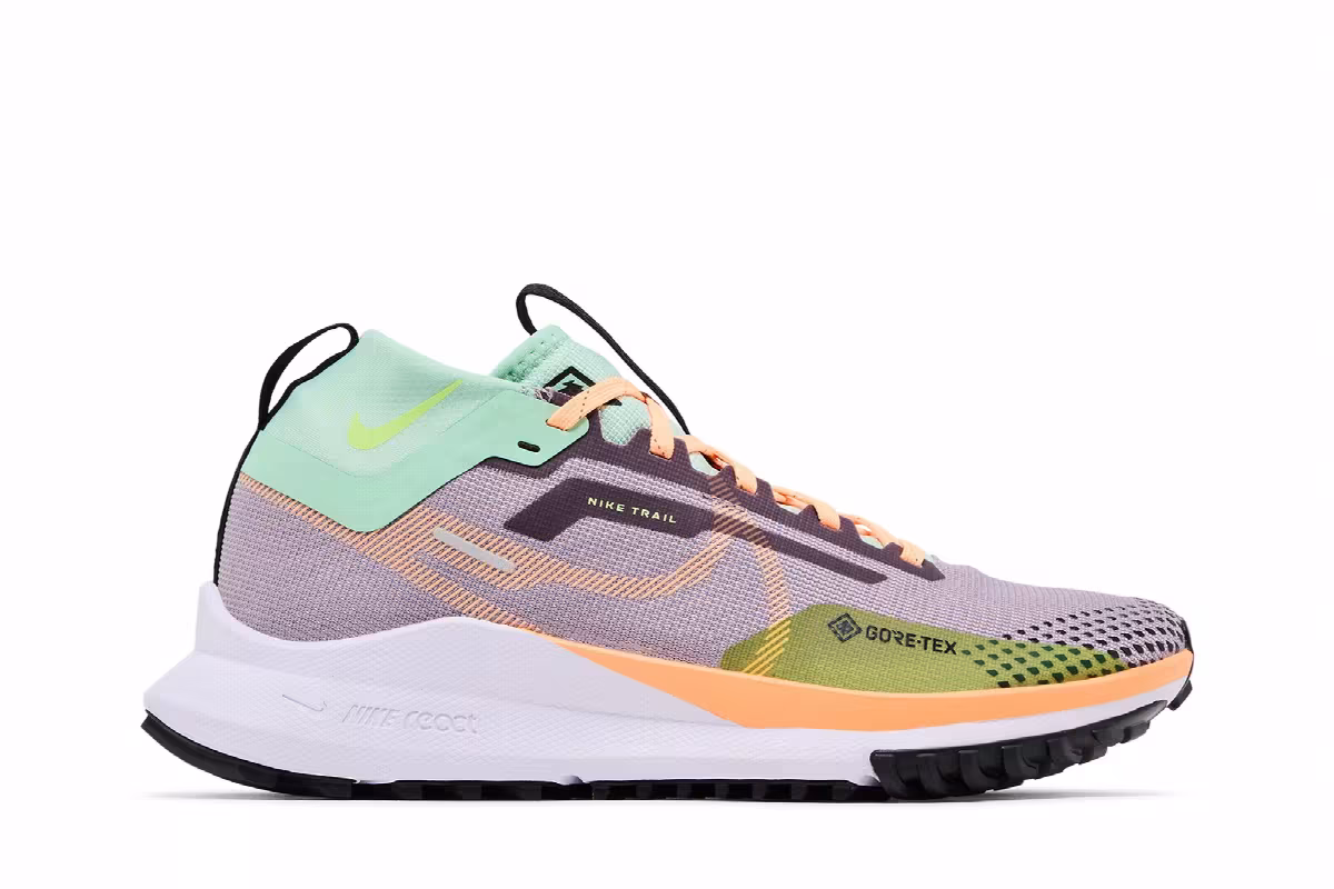 Nike Women's React Pegasus Trail 4 GORE-TEX V2 Purple Smoke Peach Cream, view 2