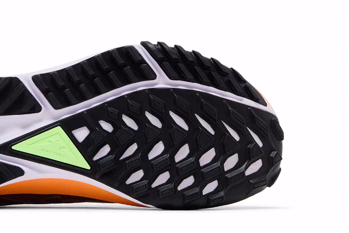 Nike Women's React Pegasus Trail 4 GORE-TEX V2 Purple Smoke Peach Cream, view 6