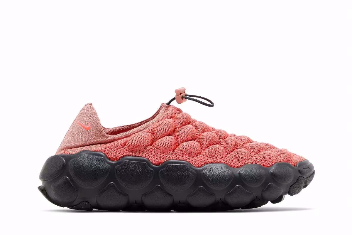 Nike Women's Flyknit Haven Hot Punch, view 2