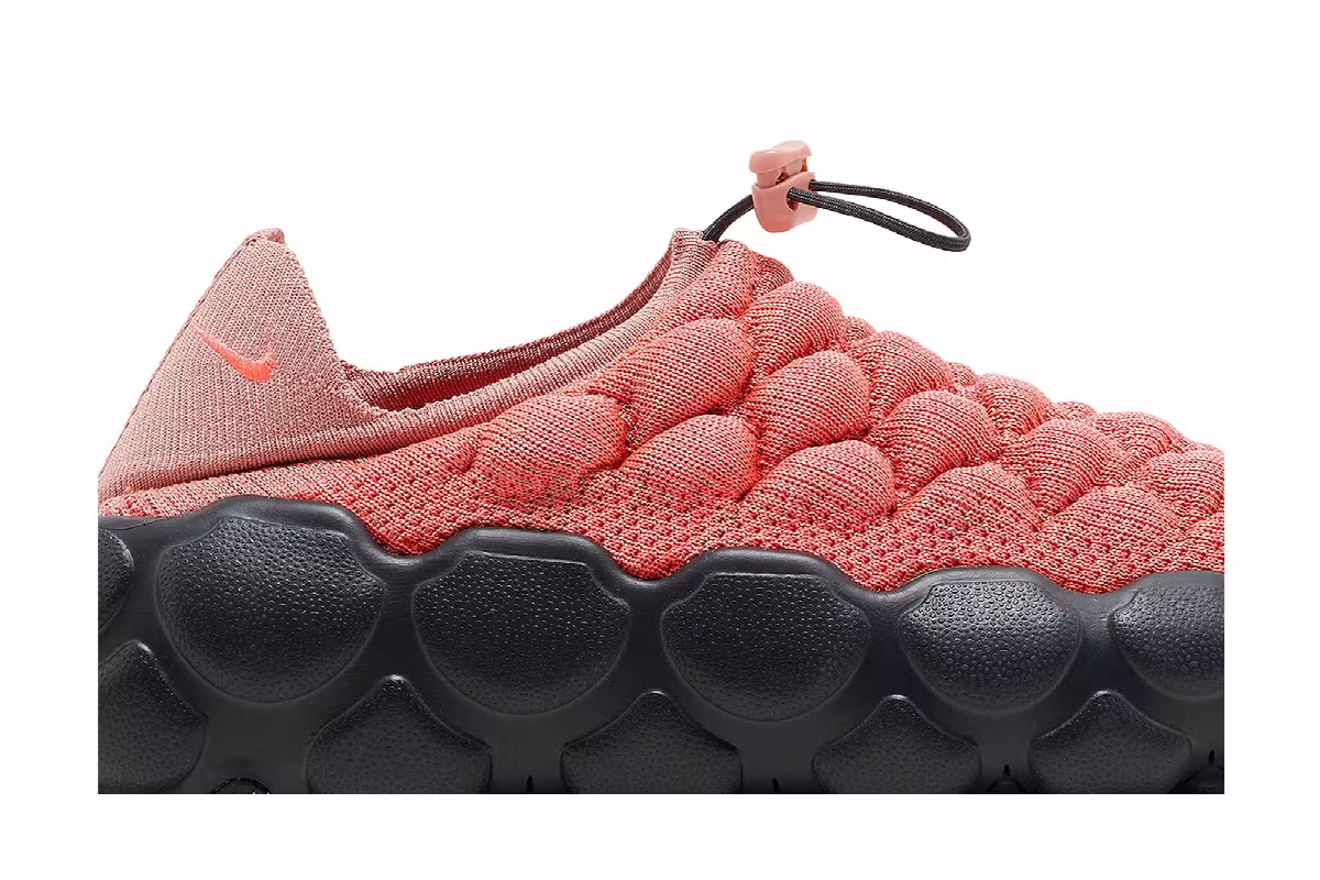 Nike Women's Flyknit Haven Hot Punch, view 3