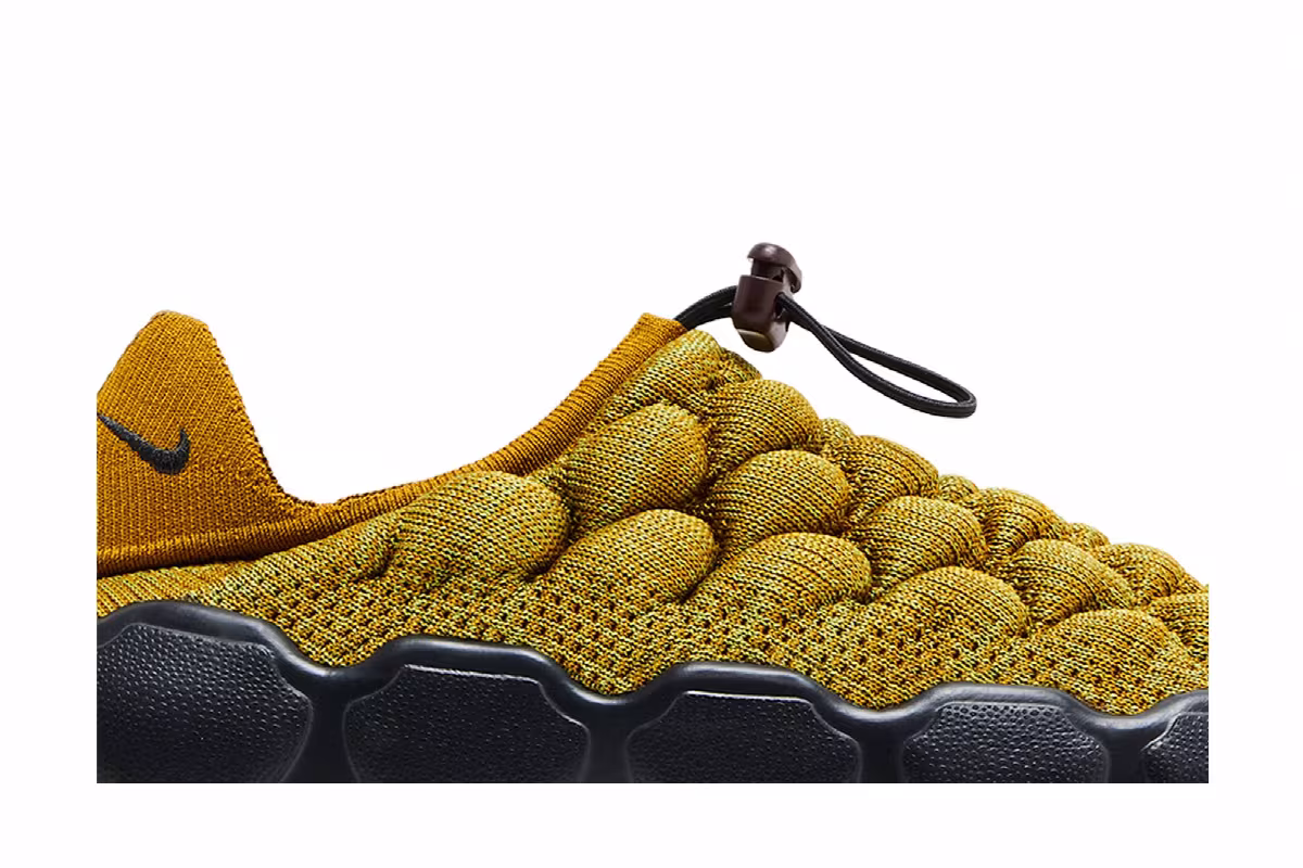 Nike Women's Flyknit Haven Bronzine, view 3