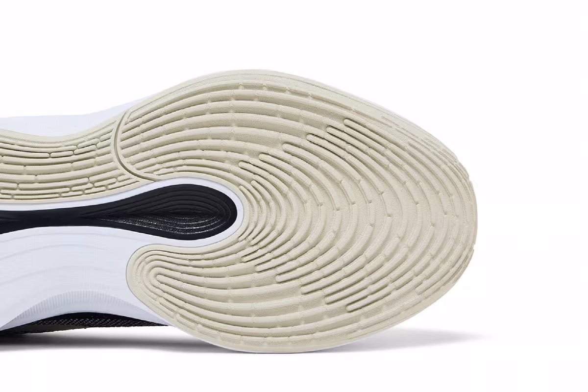 Nike GT Hustle Academy EP White Black Light Bone, view 6