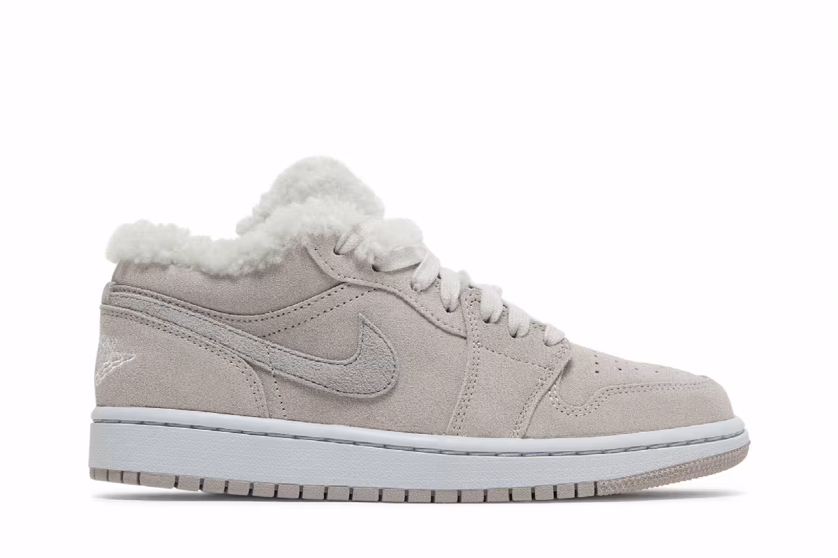 Women's Air Jordan 1 Low SE Sherpa Fleece, view 2
