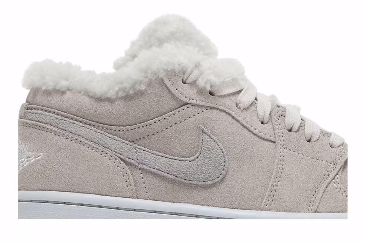 Women's Air Jordan 1 Low SE Sherpa Fleece, view 3