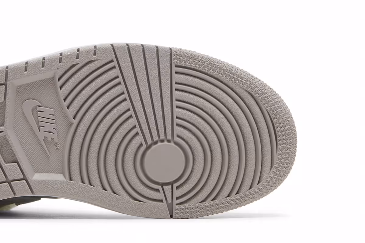 Women's Air Jordan 1 Low SE Sherpa Fleece, view 6