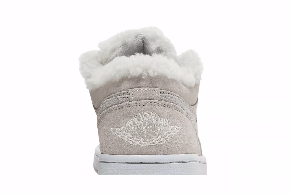 Women's Air Jordan 1 Low SE Sherpa Fleece, view 8