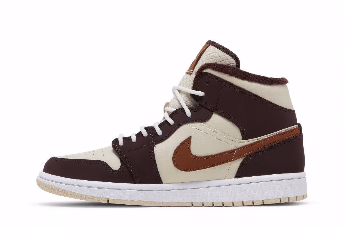 Women's Air Jordan 1 Mid SE Cream Dark Chocolate, view 4