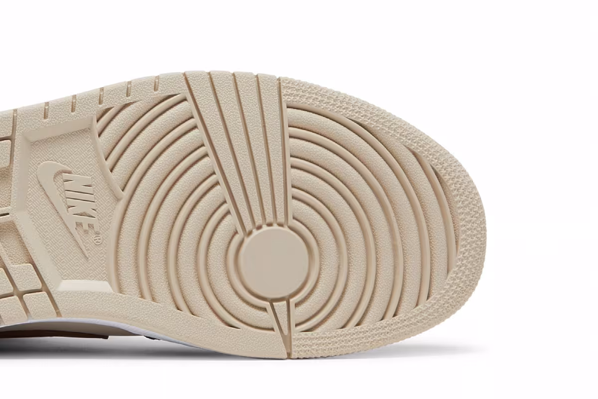 Women's Air Jordan 1 Mid SE Cream Dark Chocolate, view 6