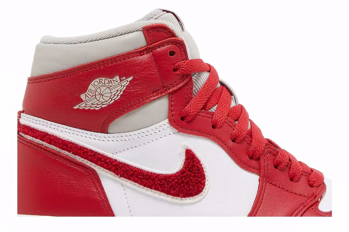 Women's Air Jordan 1 High OG Newstalgia Chenille, view 3