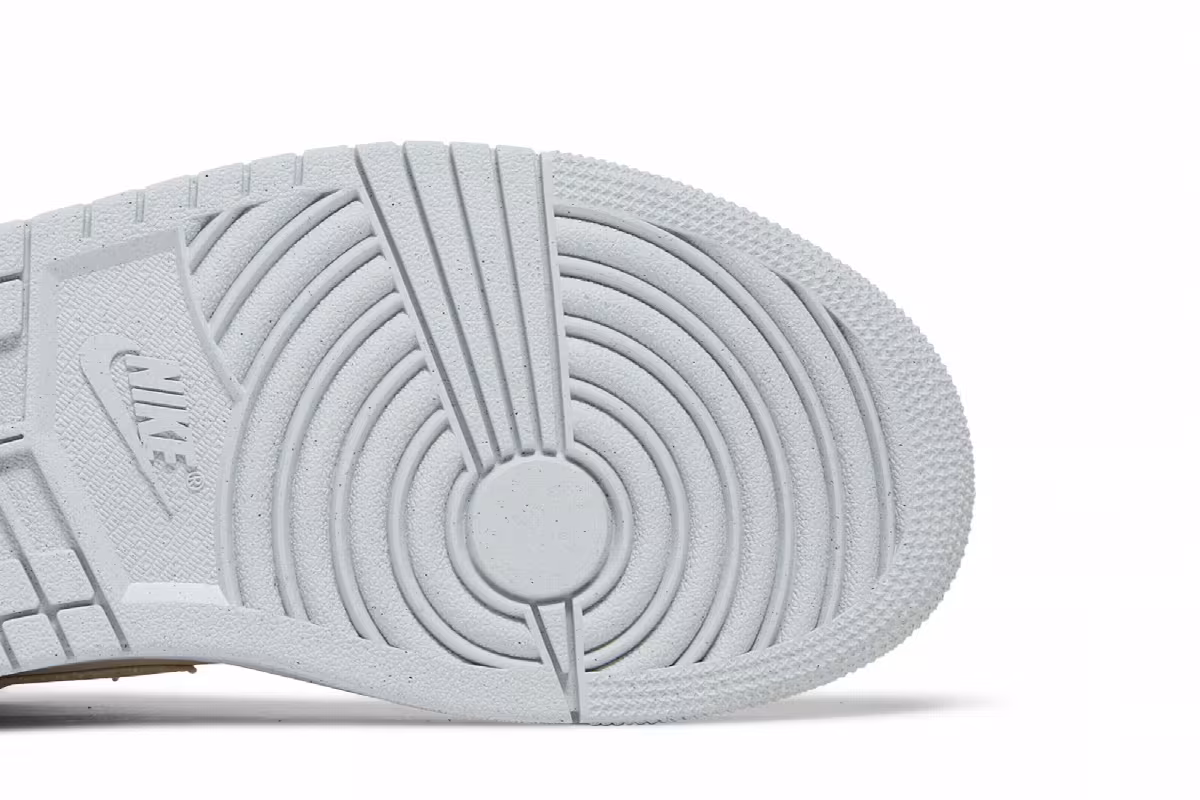 Women's Air Jordan 1 Mid SE Sanddrift, view 6