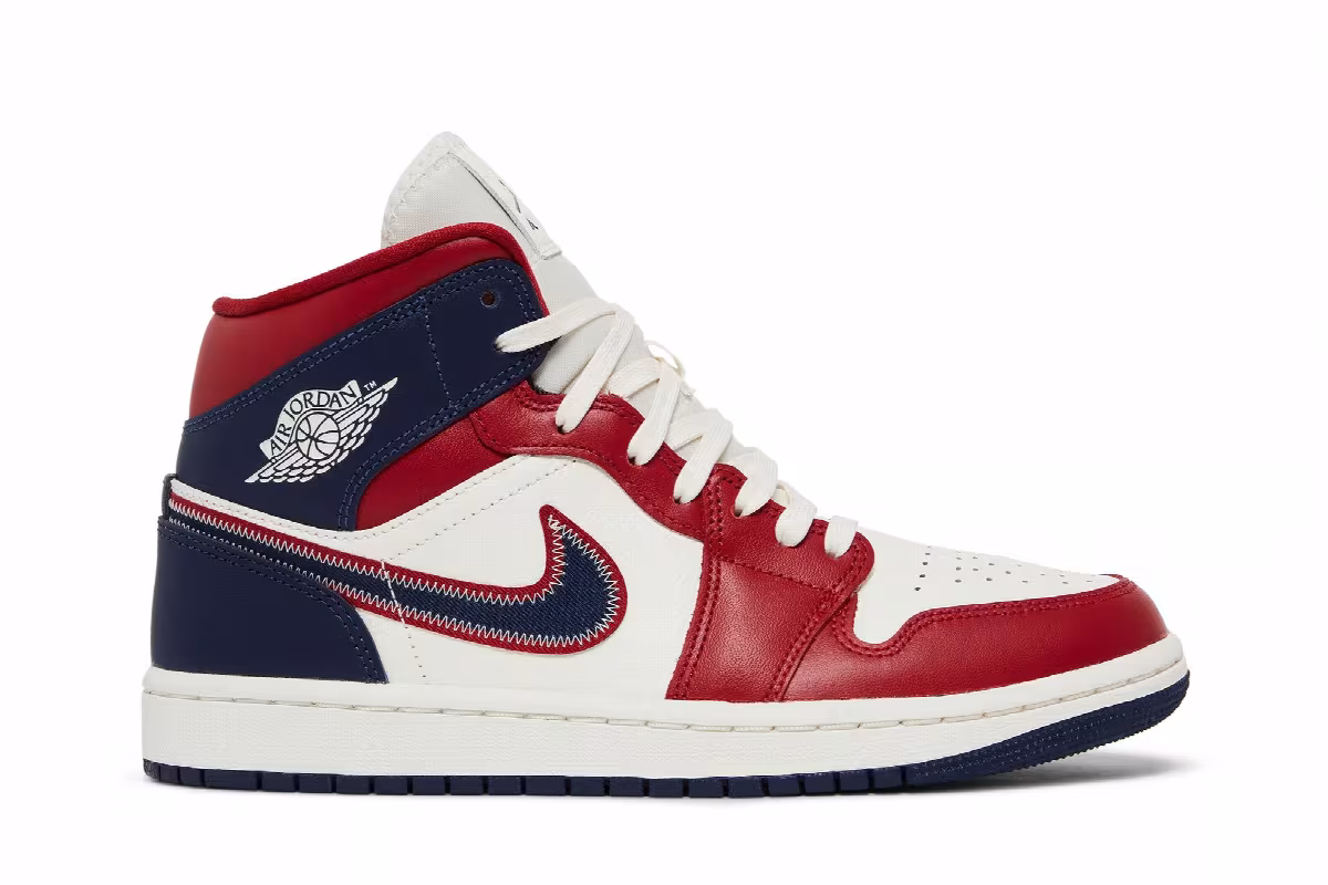 Women's Air Jordan 1 Mid SE USA 2022, view 2
