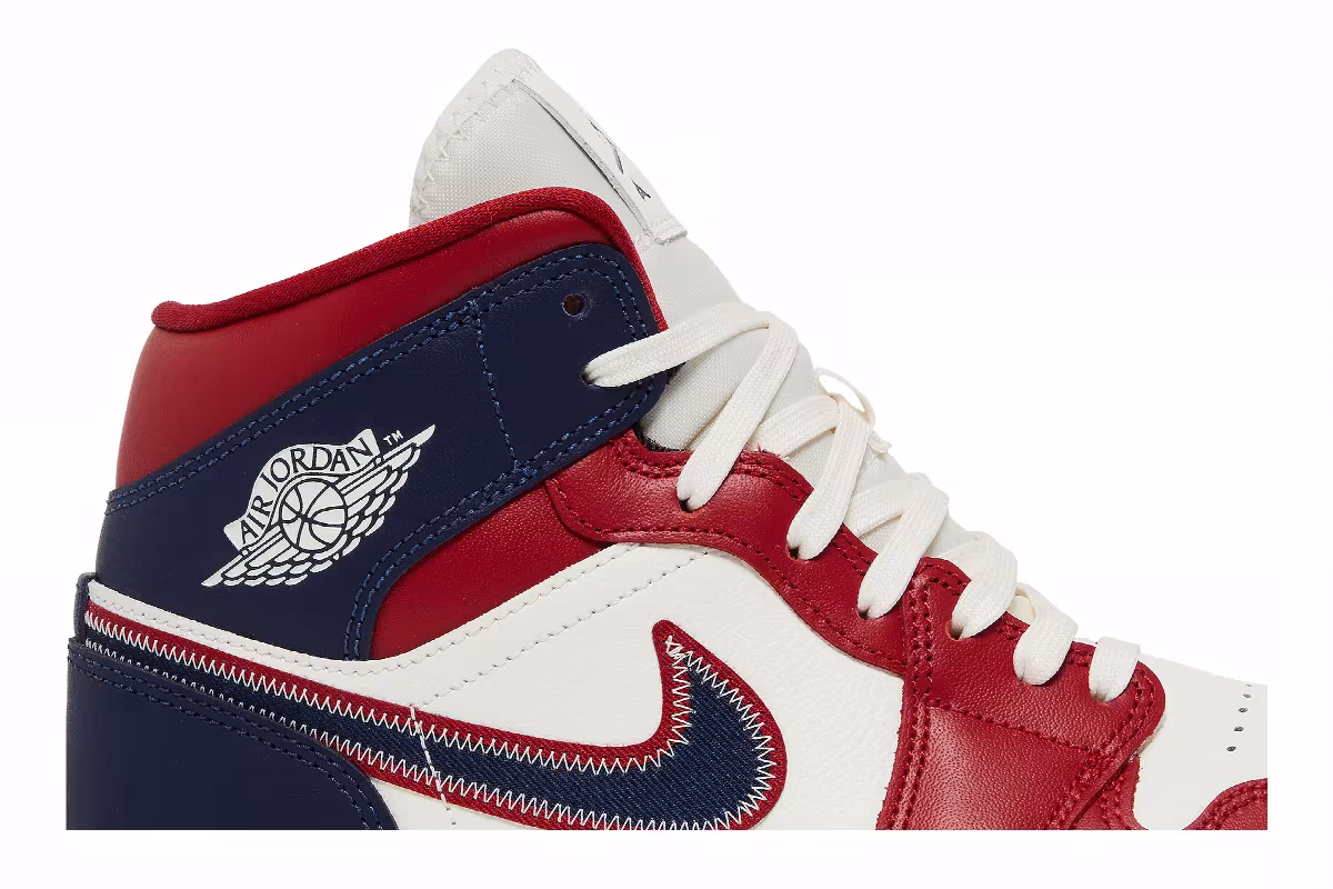 Women's Air Jordan 1 Mid SE USA 2022, view 3