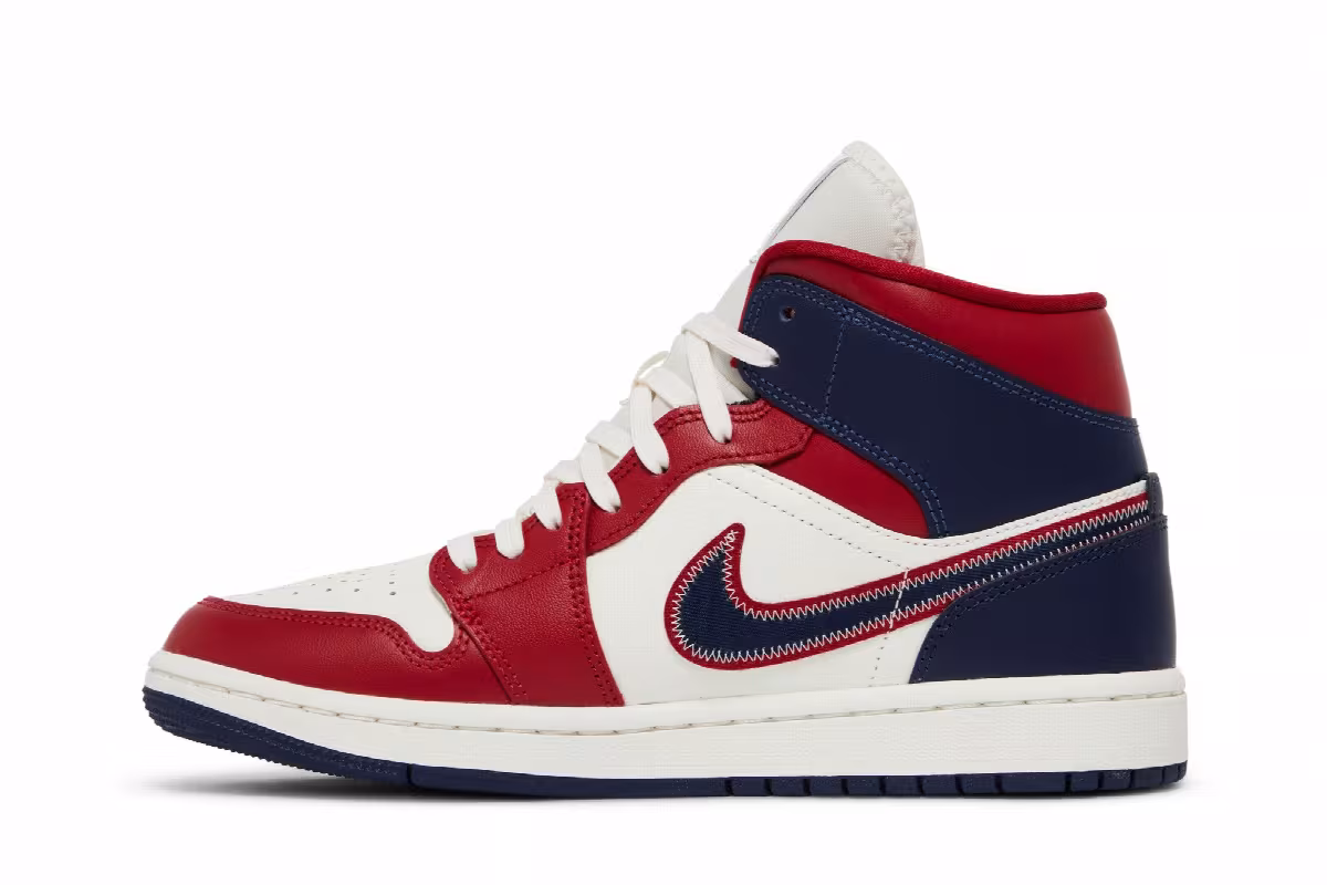 Women's Air Jordan 1 Mid SE USA 2022, view 4