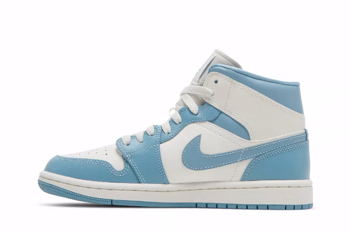 Women's Air Jordan 1 Mid University Blue, view 4