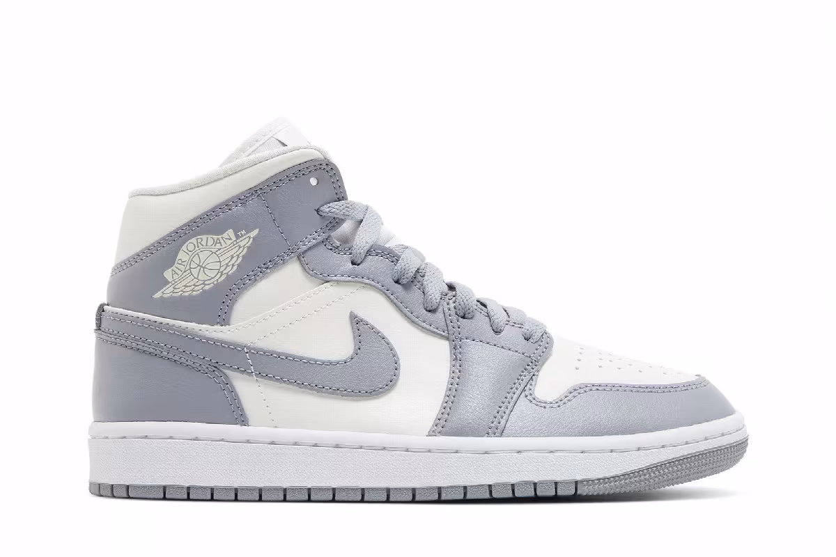 Women's Air Jordan 1 Mid Stealth, view 2