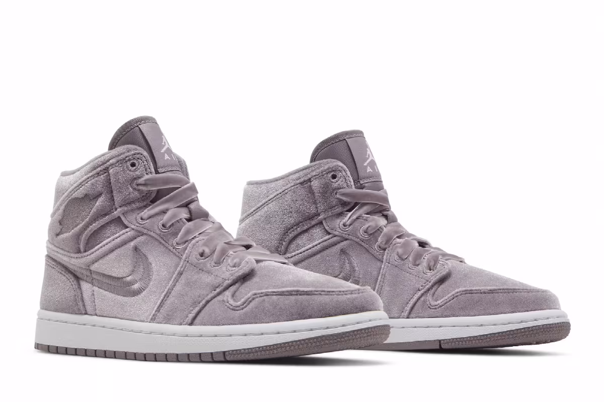 Women's Air Jordan 1 Mid Purple Velvet, view 9