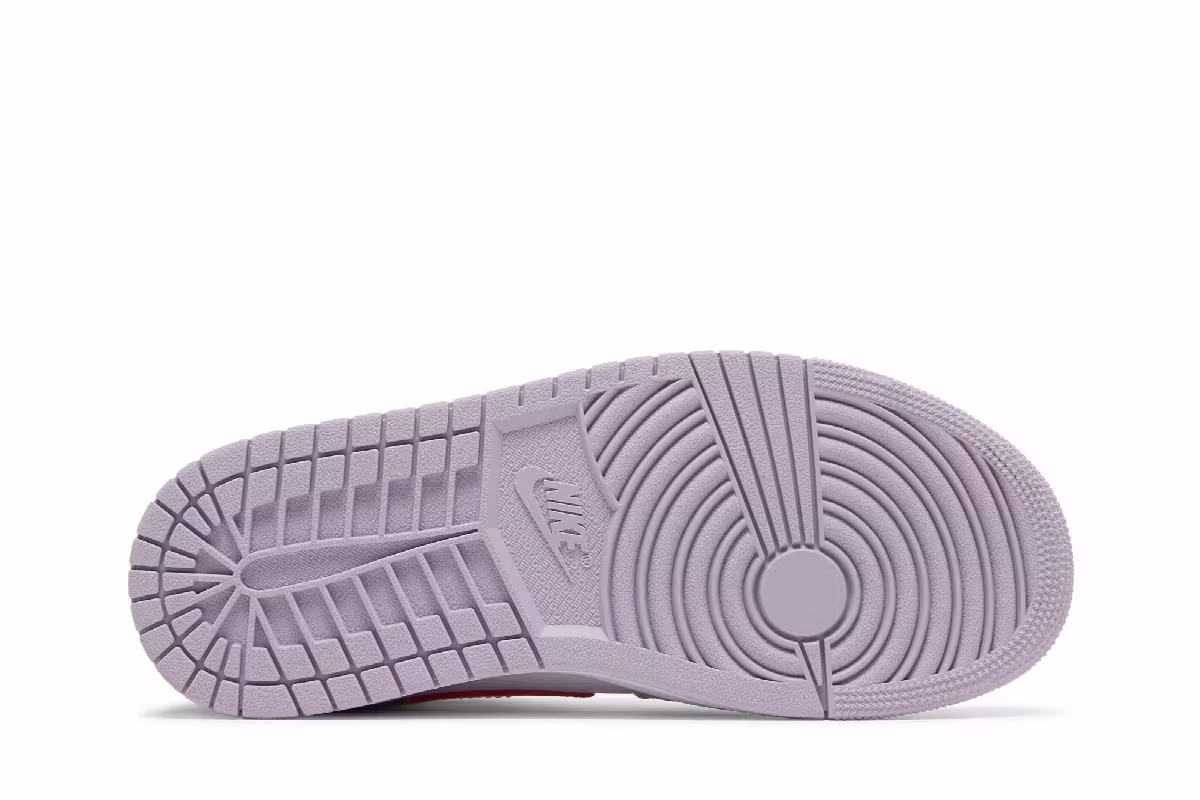 Women's Air Jordan 1 Mid Valentine's Day, view 5