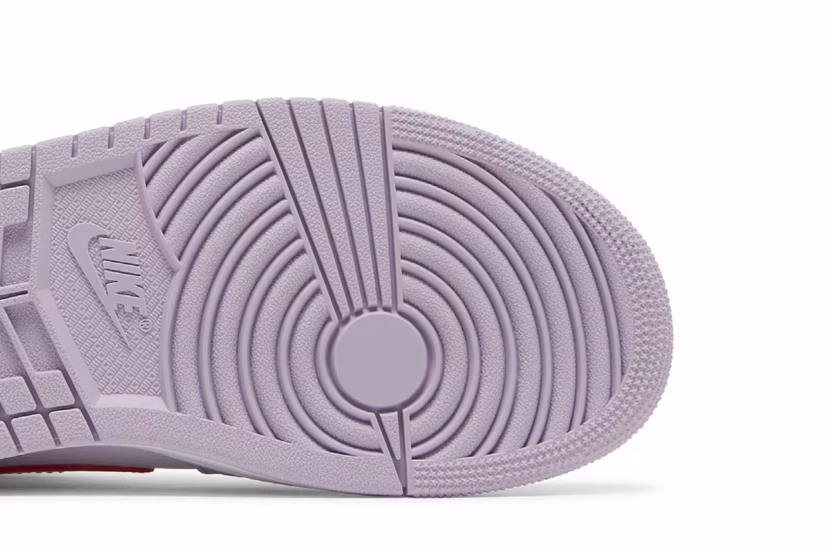 Women's Air Jordan 1 Mid Valentine's Day, view 6