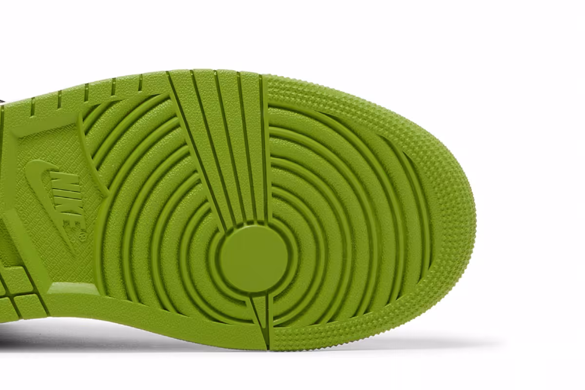 Women's Air Jordan 1 Mid Altitude Green, view 6