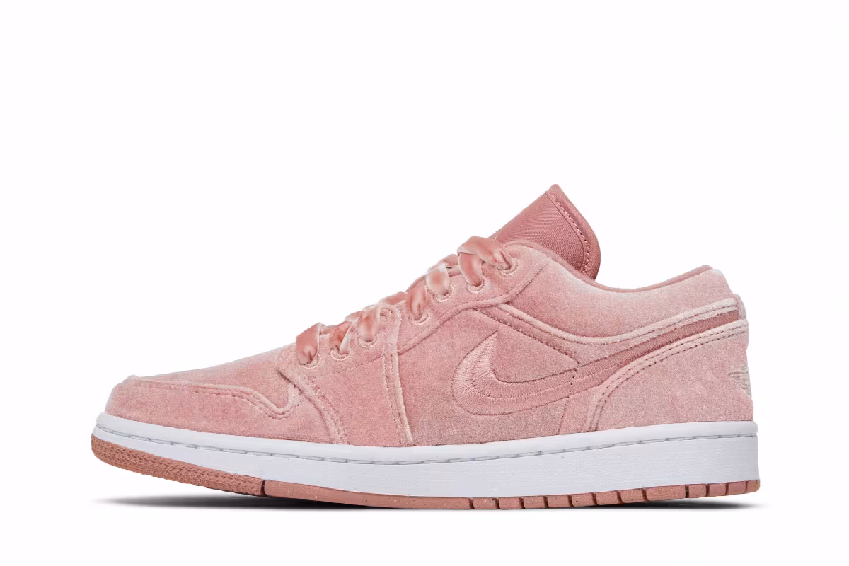 Women's Air Jordan 1 Low SE Pink Velvet, view 4